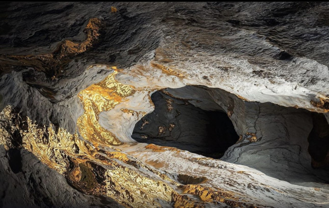 China discovers a gold-filled cave nearly worth $ 100 billion in a mountain
